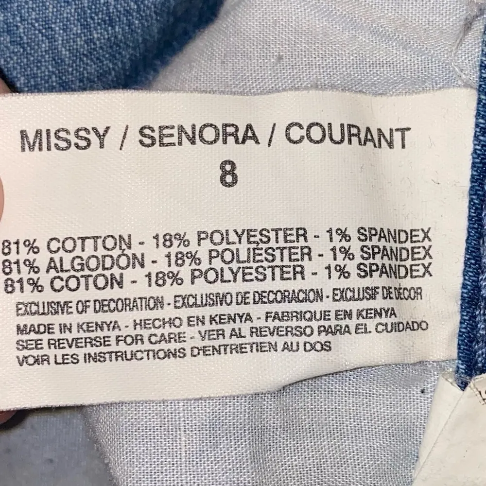 Gloria Vanderbilt Aiden Skimmer Light Blue Denim Capri Jeans - Image 5