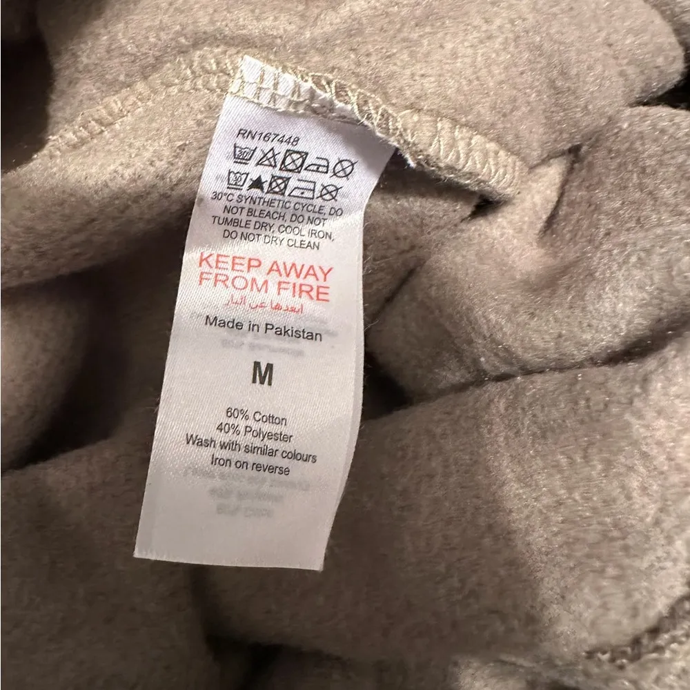 NWT PrettyLittleThing Khaki Green Straight Leg Logo Joggers Size Medium - Image 16