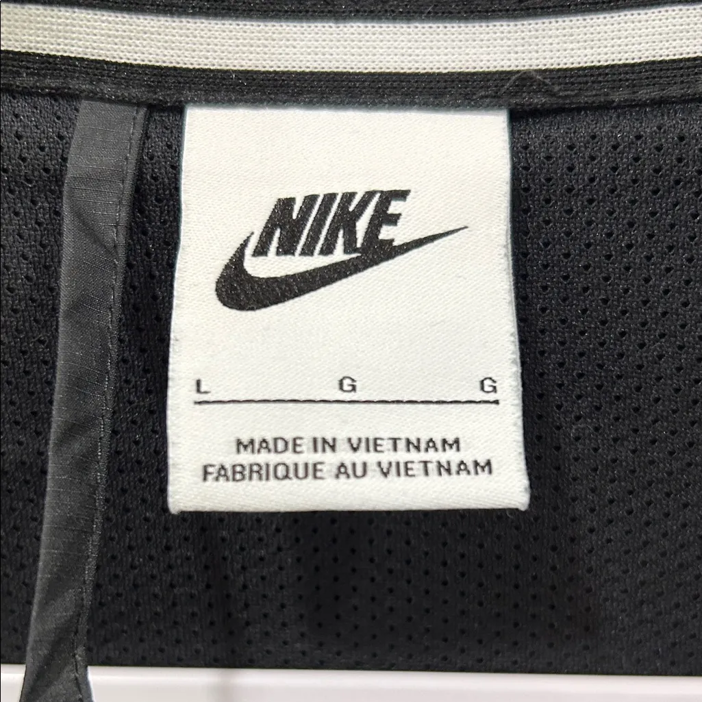 Nike Women's Black WindRunner Jacket - Image 2
