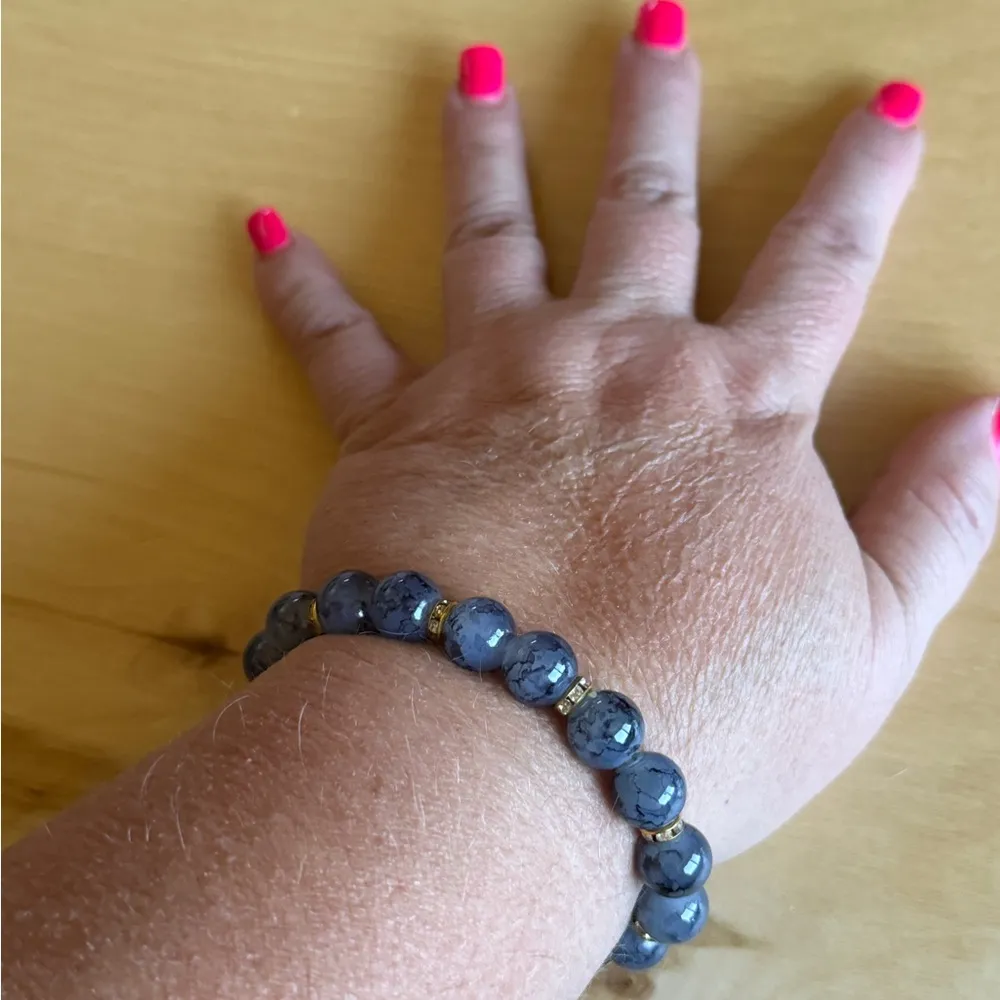 Gray Beaded Bracelet with Gold Accents - Image 3