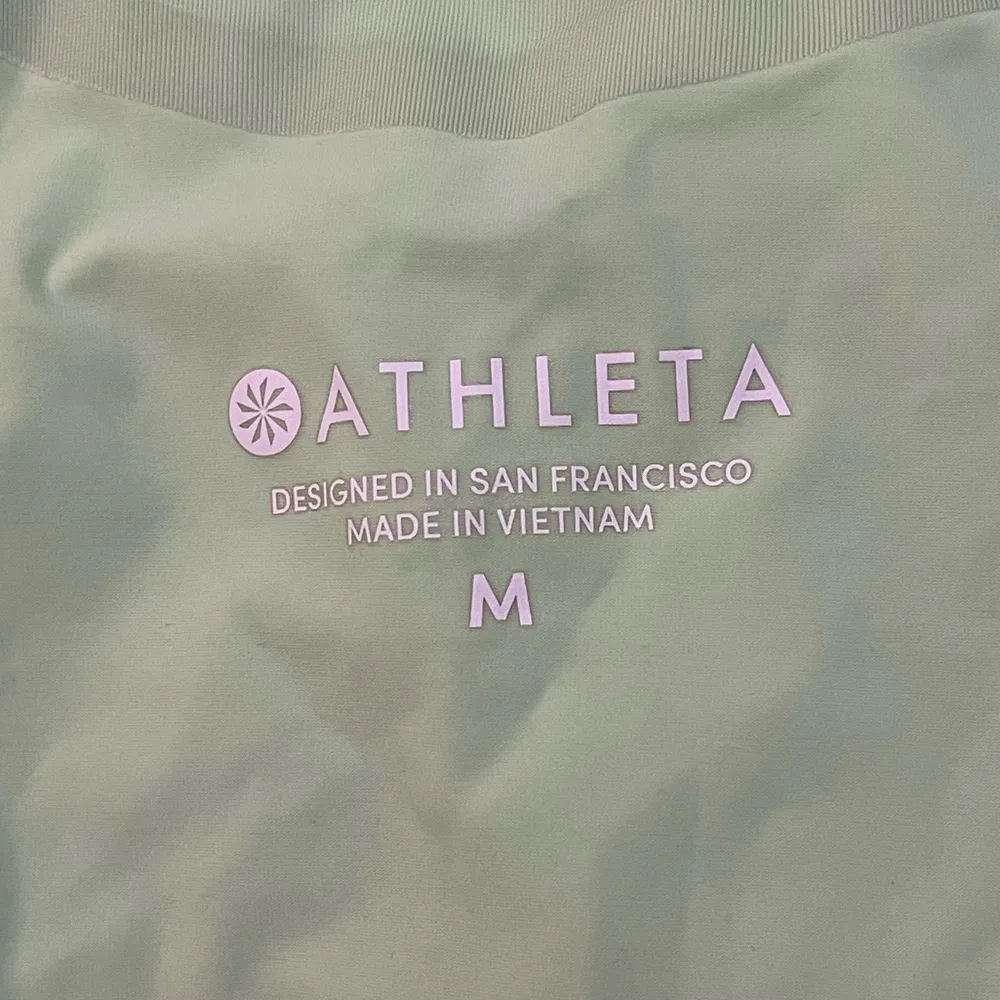 Athleta  light green sheer tank top women’s size medium - Image 4