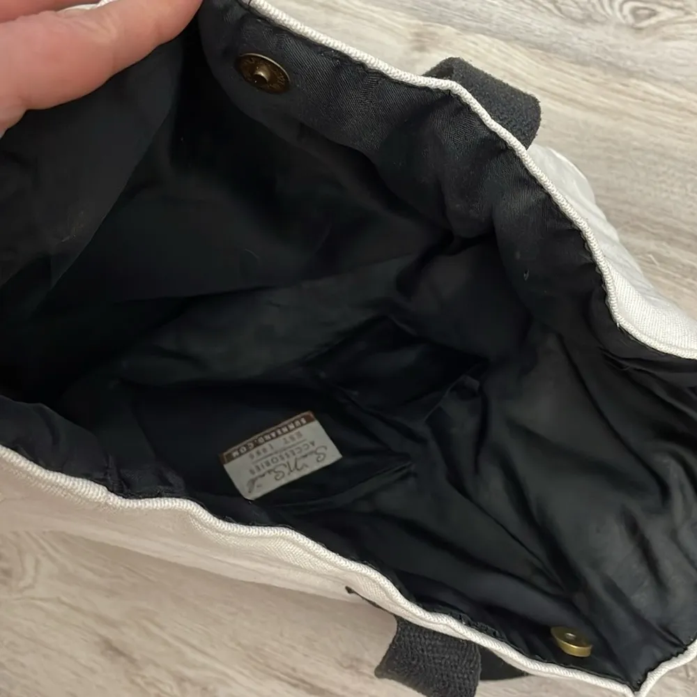 Sun 'n' Sand Cream & Black Canvas Tote Approximately 17" X 15" Snap Top Multiple - Image 4