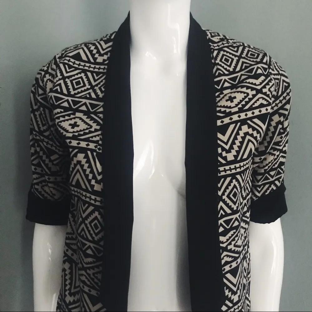 Cropped Geometric Patterned Blazer | Size S - Image 2