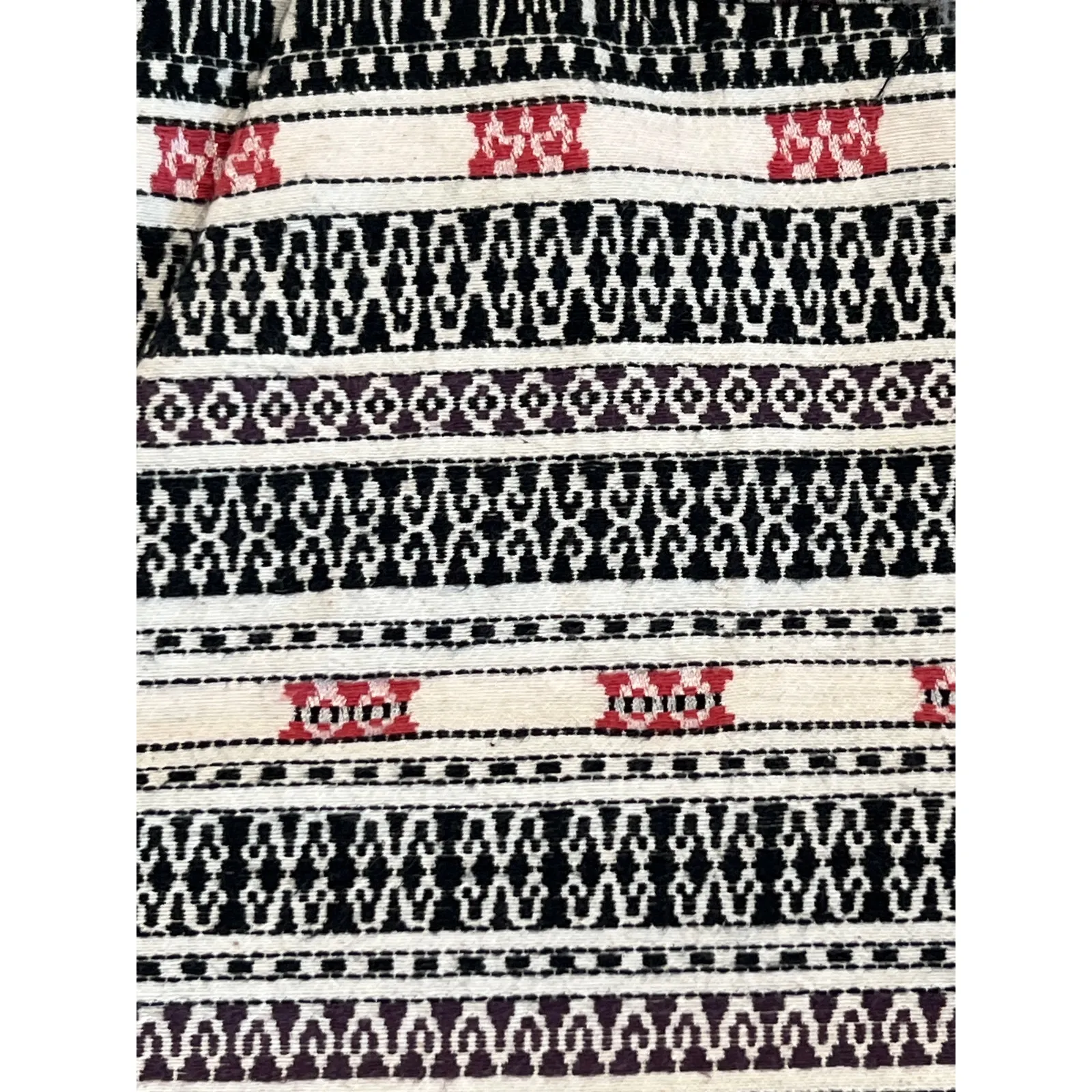 Artisan NY Tribal Print Cream & Black Midrise Cotton Blend Shorts Women's Size 8 - Image 2