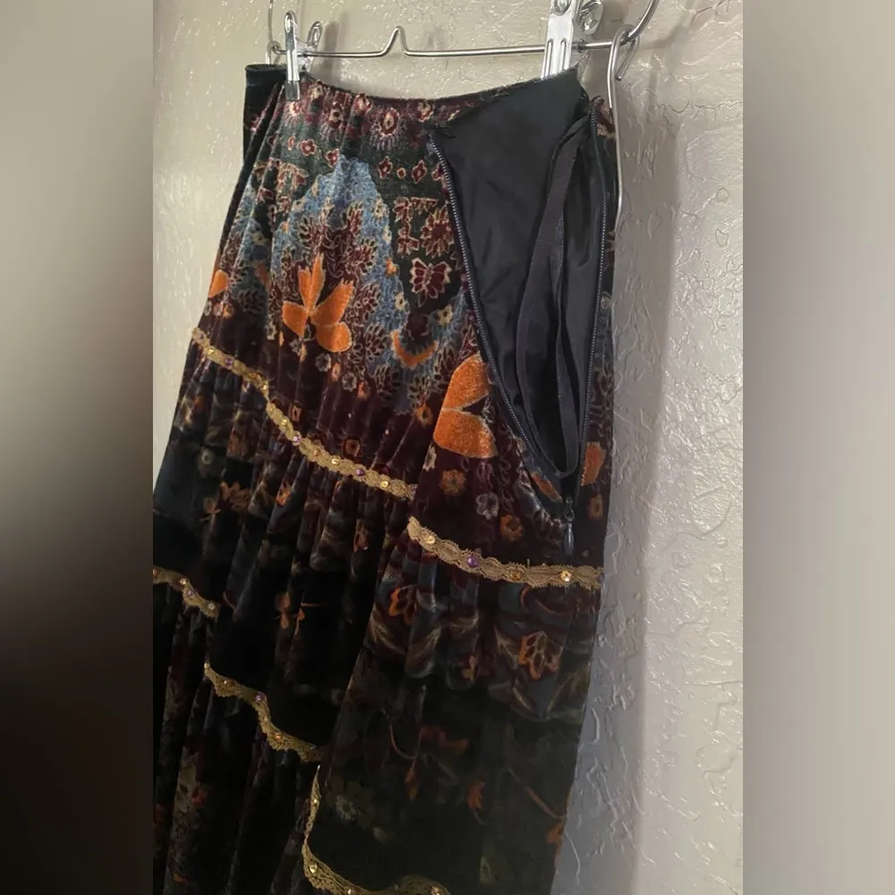 Vintage Y2K I.C.E. Boho Gypsy Witchy Tapestry Velour Tiered Peasant Midi Skirt 4 Black - Image 10