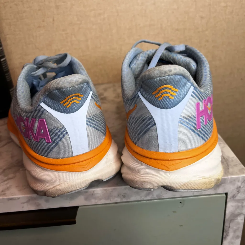 Hoka Clifton 9 Sneakers. Women’s size 9.5D Color Airy Blue/ Ice Water - Image 6