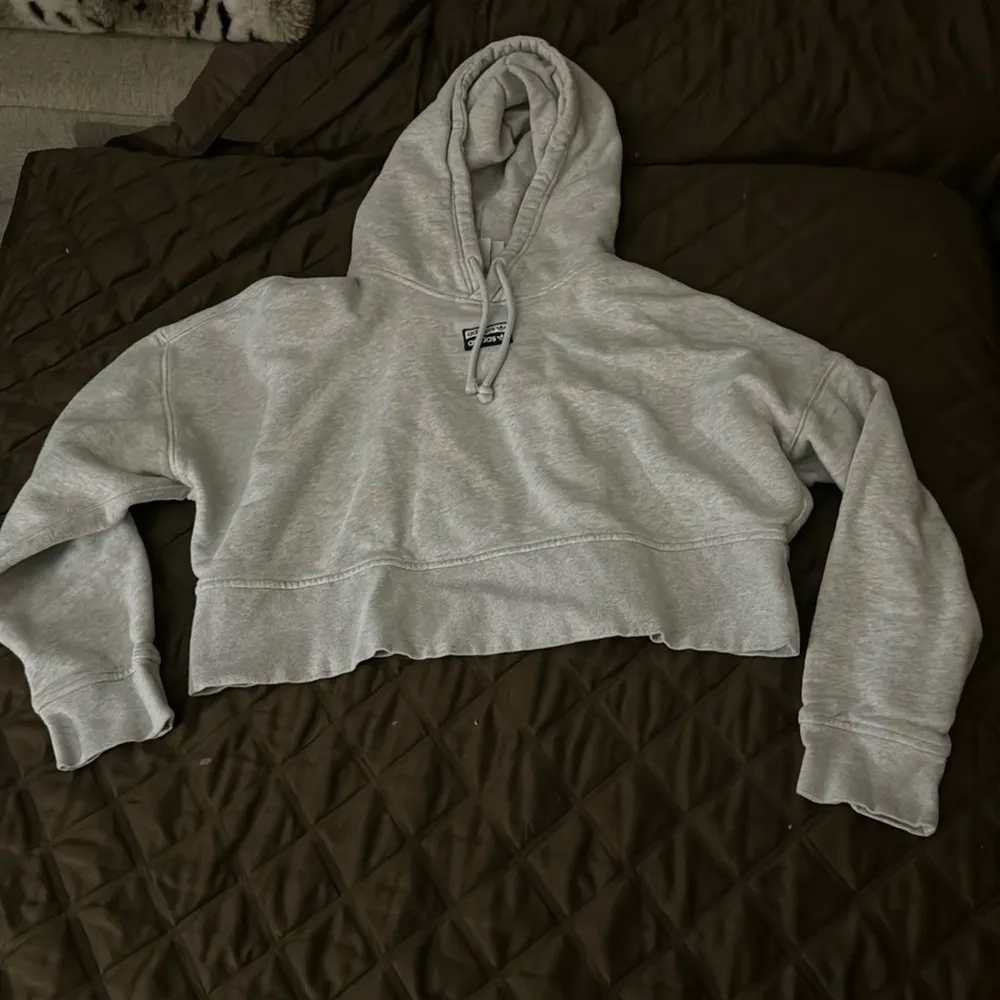 Adidas Originals Women's V-ocal Cropped Hooded Sweatshirt grey oversized large - Image 10