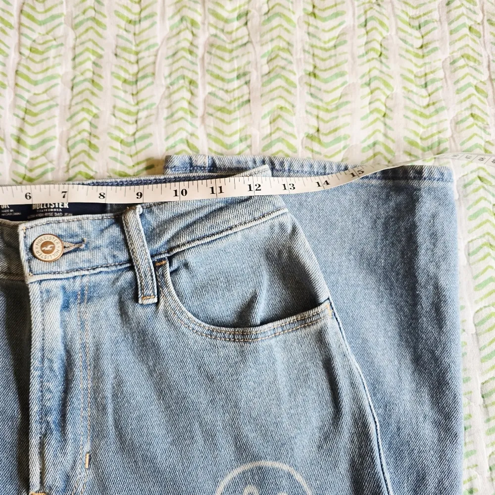 Hollister Y2K Smiley Face Light Wash Baggy Jeans Size 0/25 - Image 6