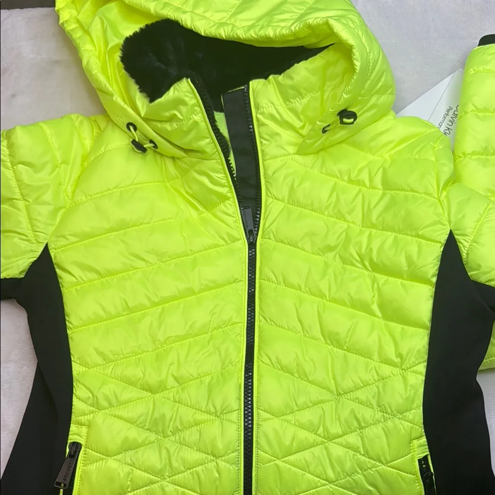 Calvin Klein Yellow and Black Puffer Jacket with Quilted Design - Image 3