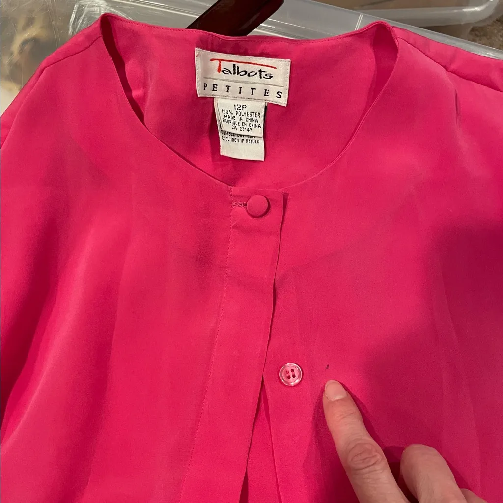 Cute pink silky button front blouse short sleeve bubblegum Talbots - Image 8