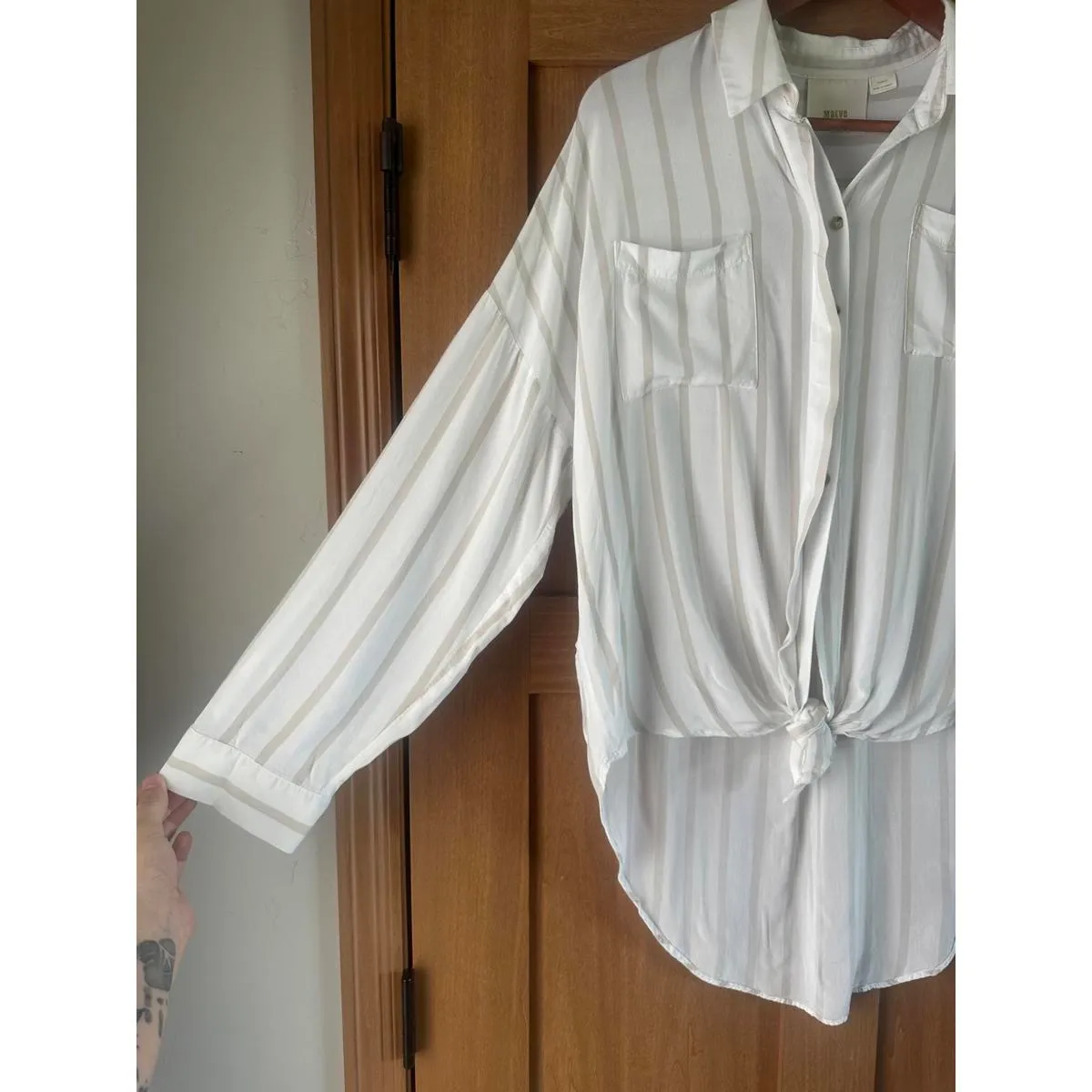 Maeve Anthropologie Sandbridge Striped Tie Front Button Down Tunic Blouse Medium - Image 4