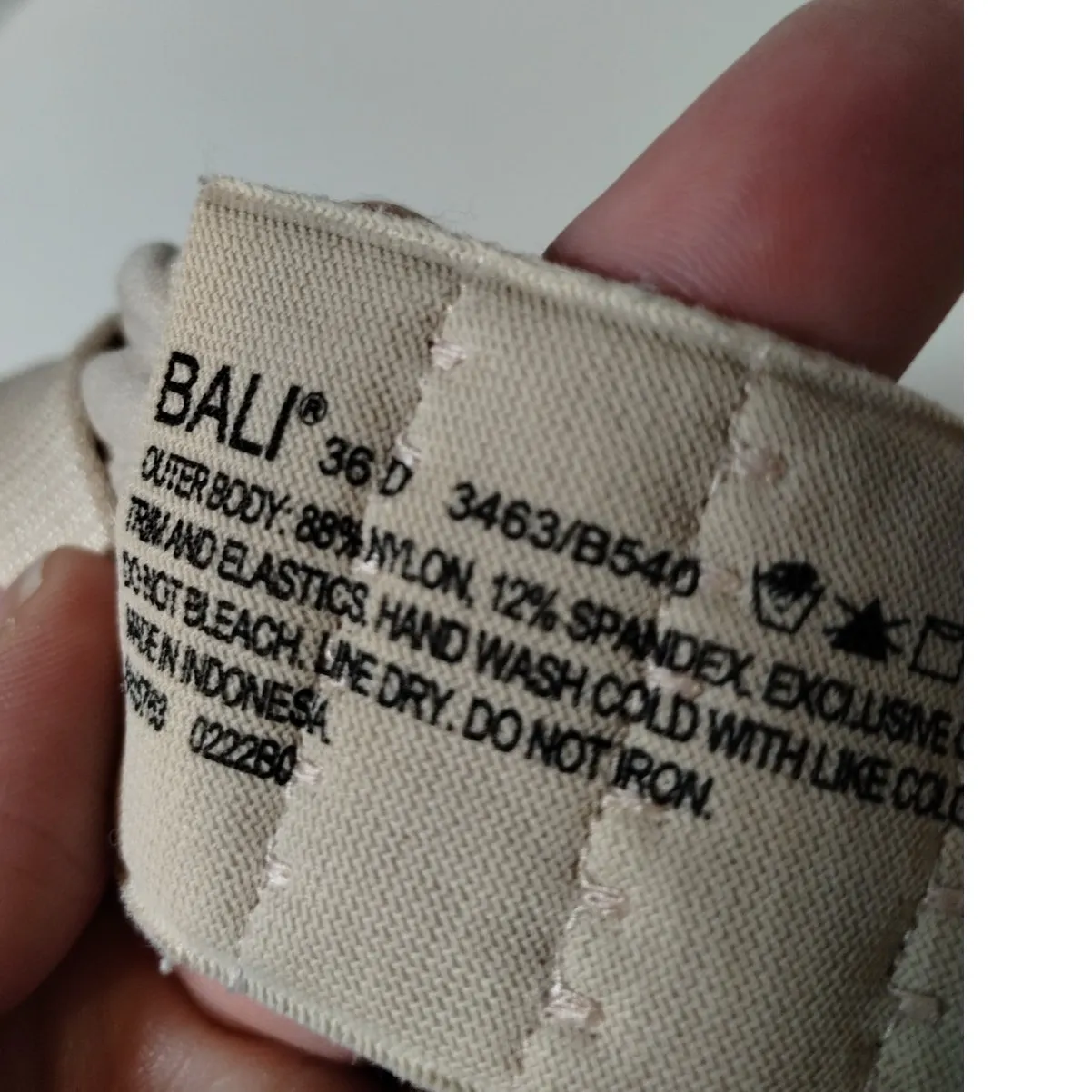 Bali Womens Size 36D Beige Comfort Revolution Wireless Wirefree Shaping Bra 3463 - Image 4