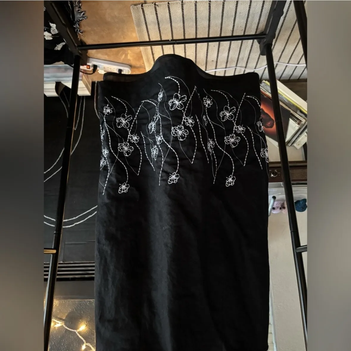 Nikki Valentine Irish Linen Black and White Embroidered A - Image 4