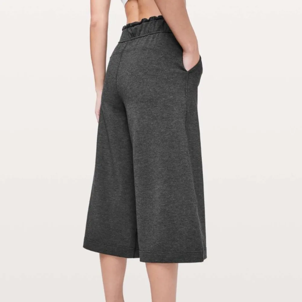 Lululemon Hello Sunday Crop Heathered Mod Black - Image 2