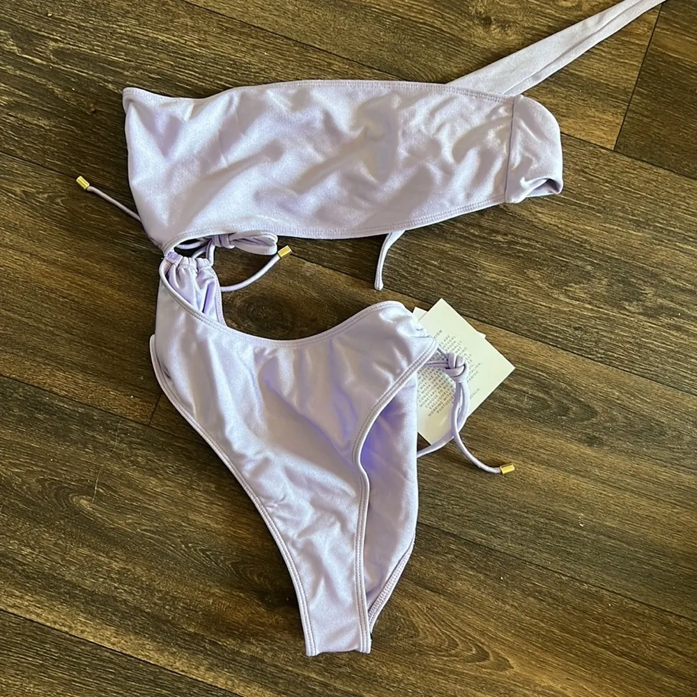 Amelia Suit in Lilac Purple - Image 3