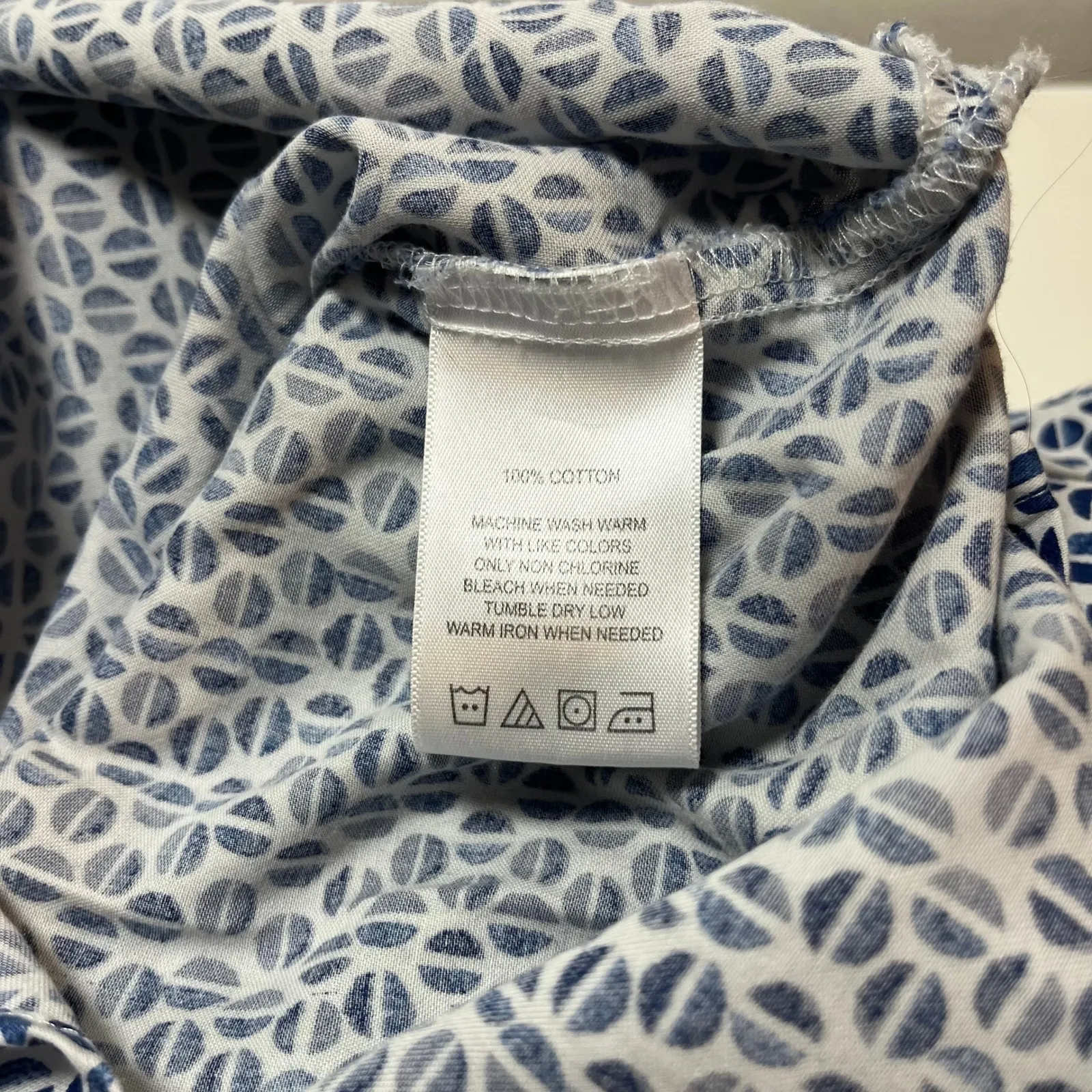 Foxcroft Wrinkle Free 3/4 Sleeve Button Blouse Sz 6 Blue White Business Casual - Image 5