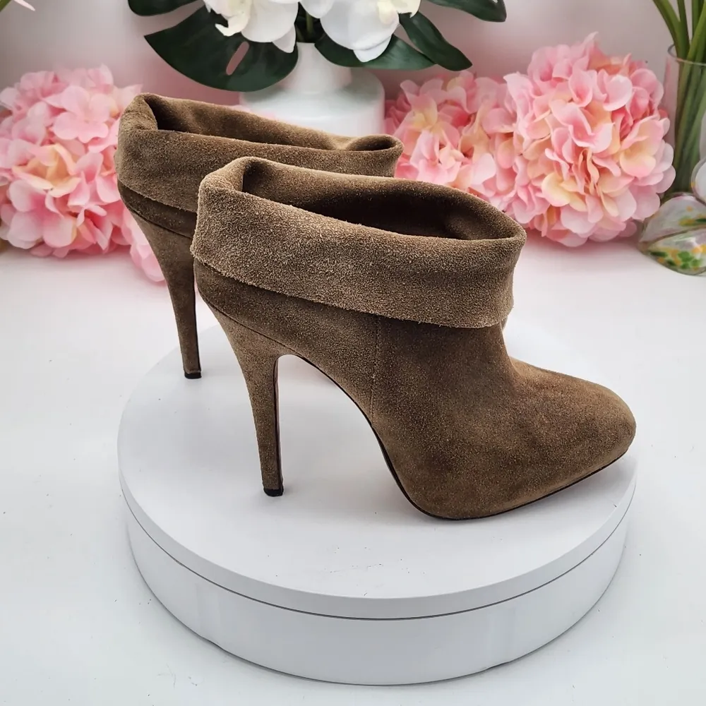 Max Studio Heeled Booties Size 8.5 - Image 8