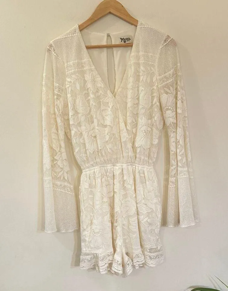 Show me Your Mumu White Lace Romper sz small - Image 2