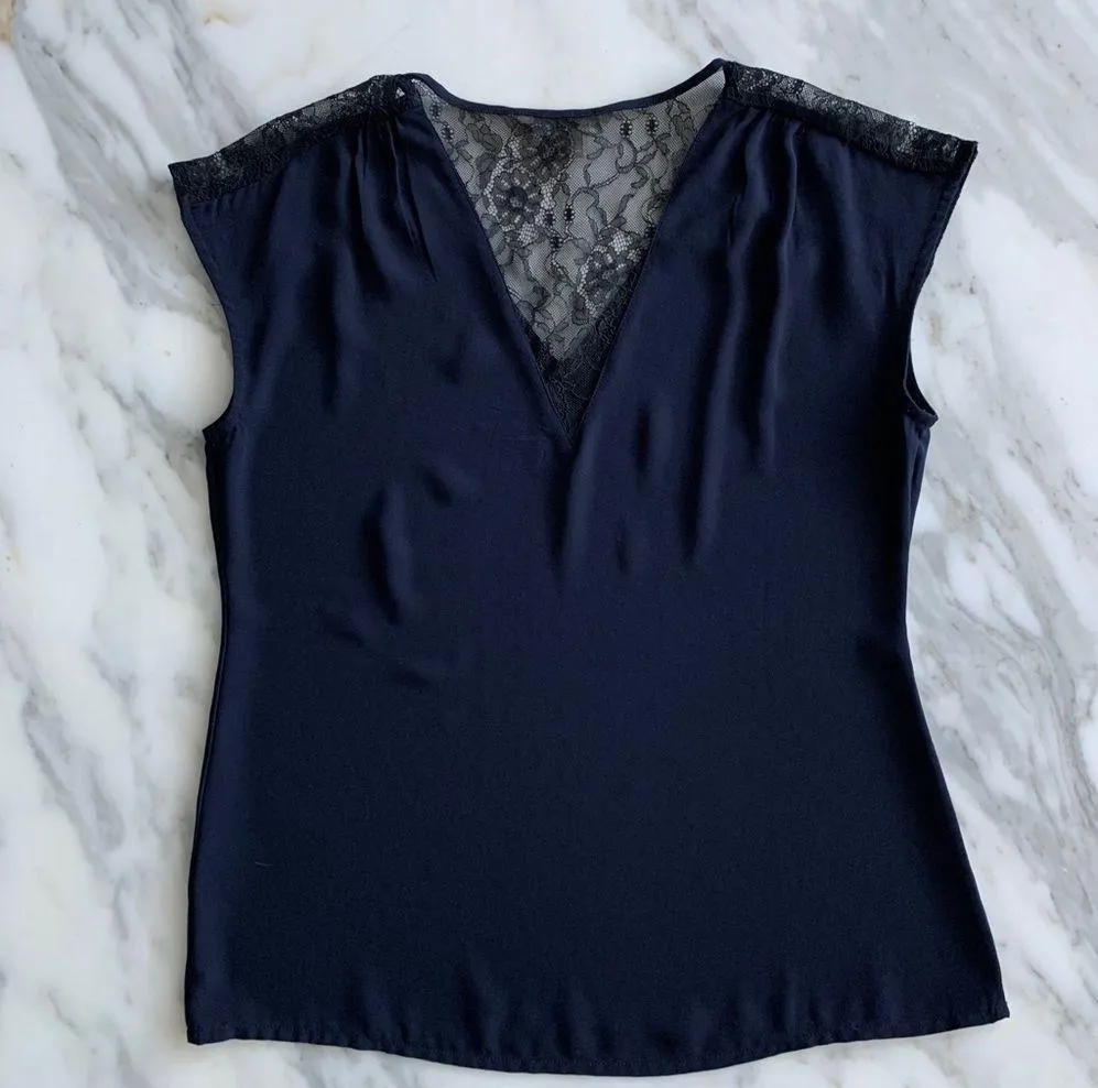 Beautiful Banana Republic Navy Blue Blouse - Image 4