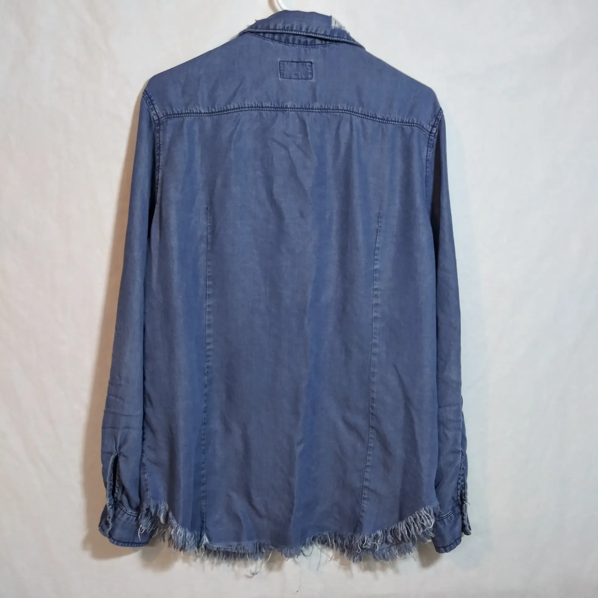 Umgee Distressed Blue Chambray Button-Up Shirt Size L - Image 3