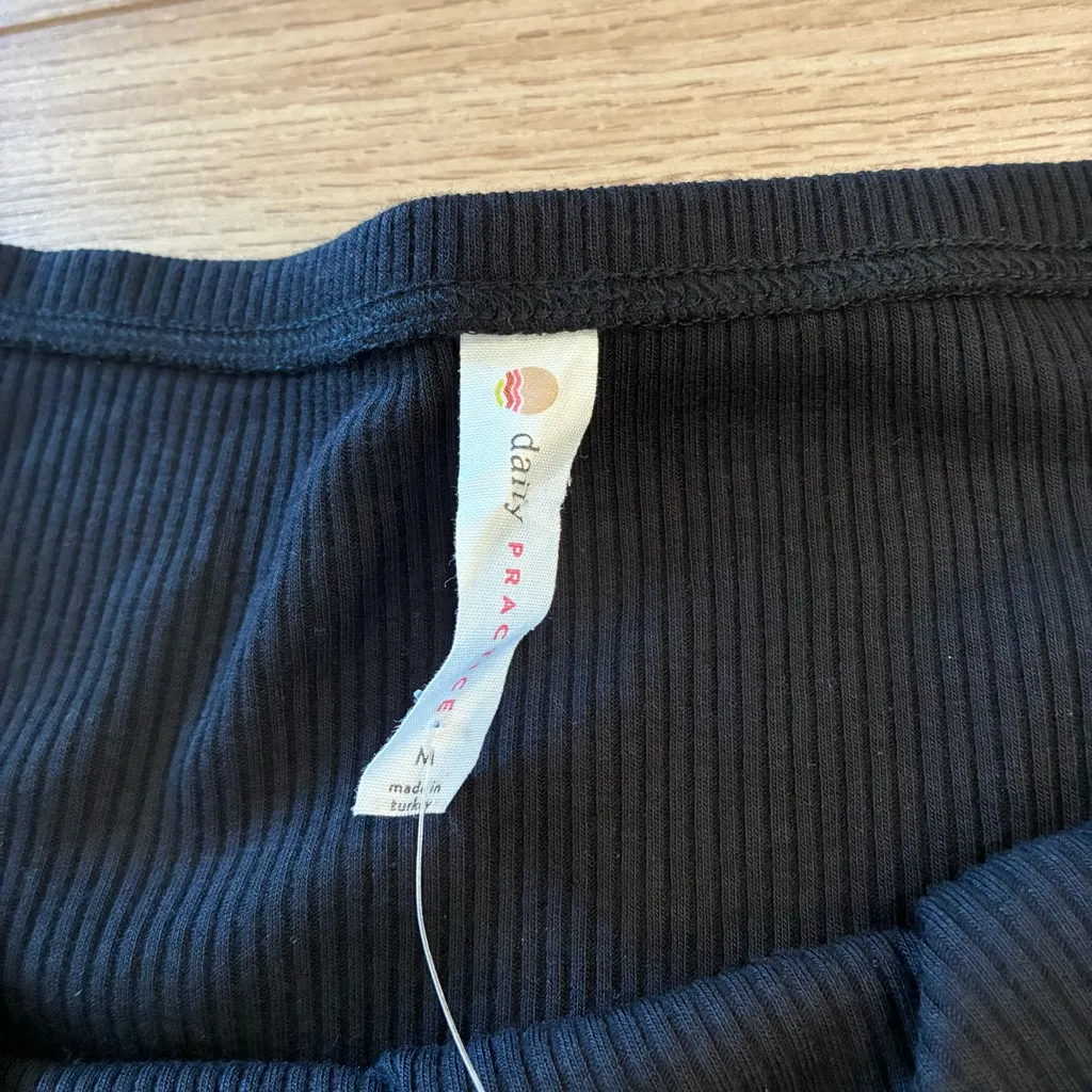 NWT Daily Practice x Anthropologie Off - Image 5