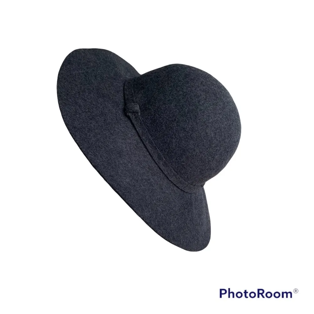 NWT.  Banana Republic Factory Wool Hat - Image 4