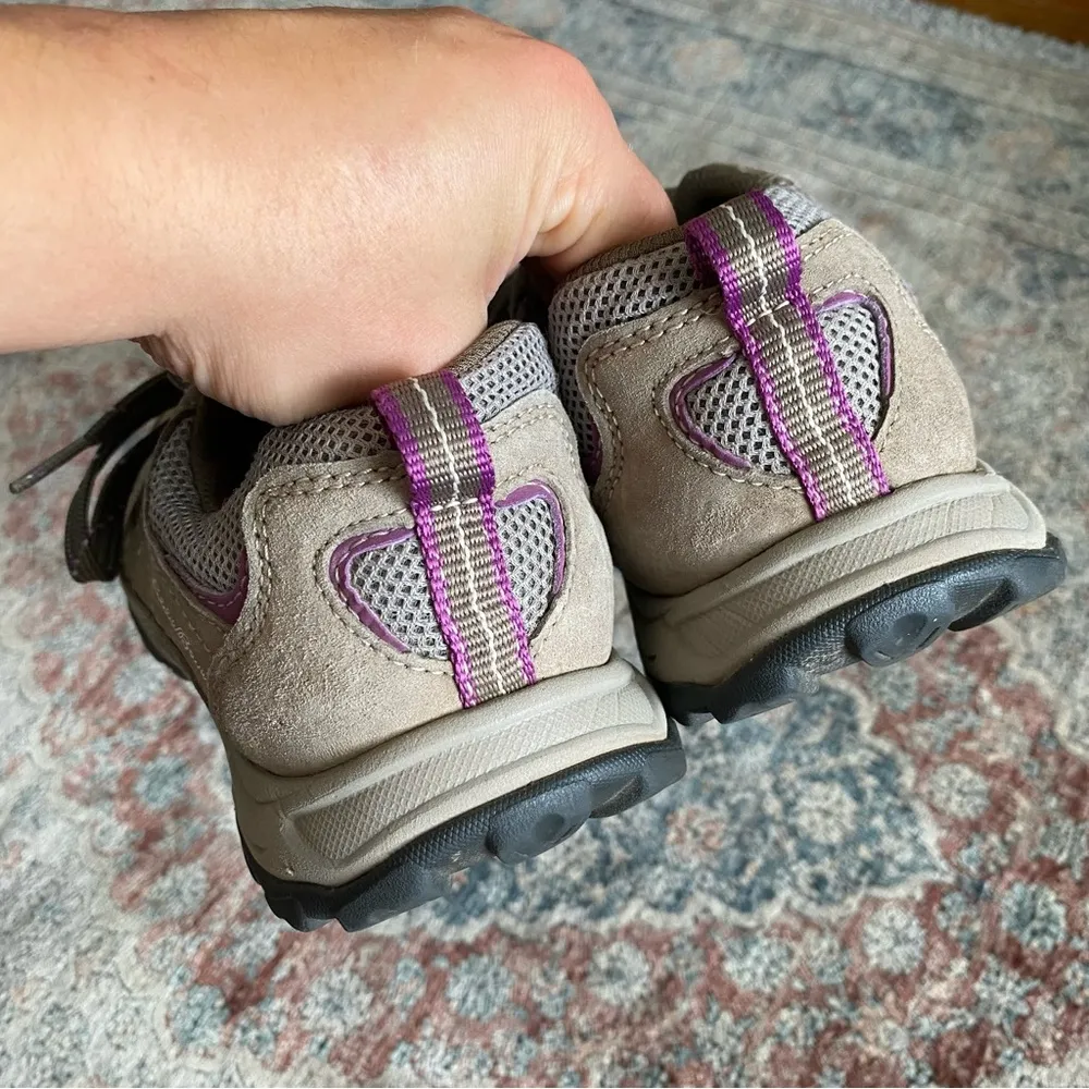 •Eddie Bauer women’s hiking shoes• Size 7.5 - Image 6