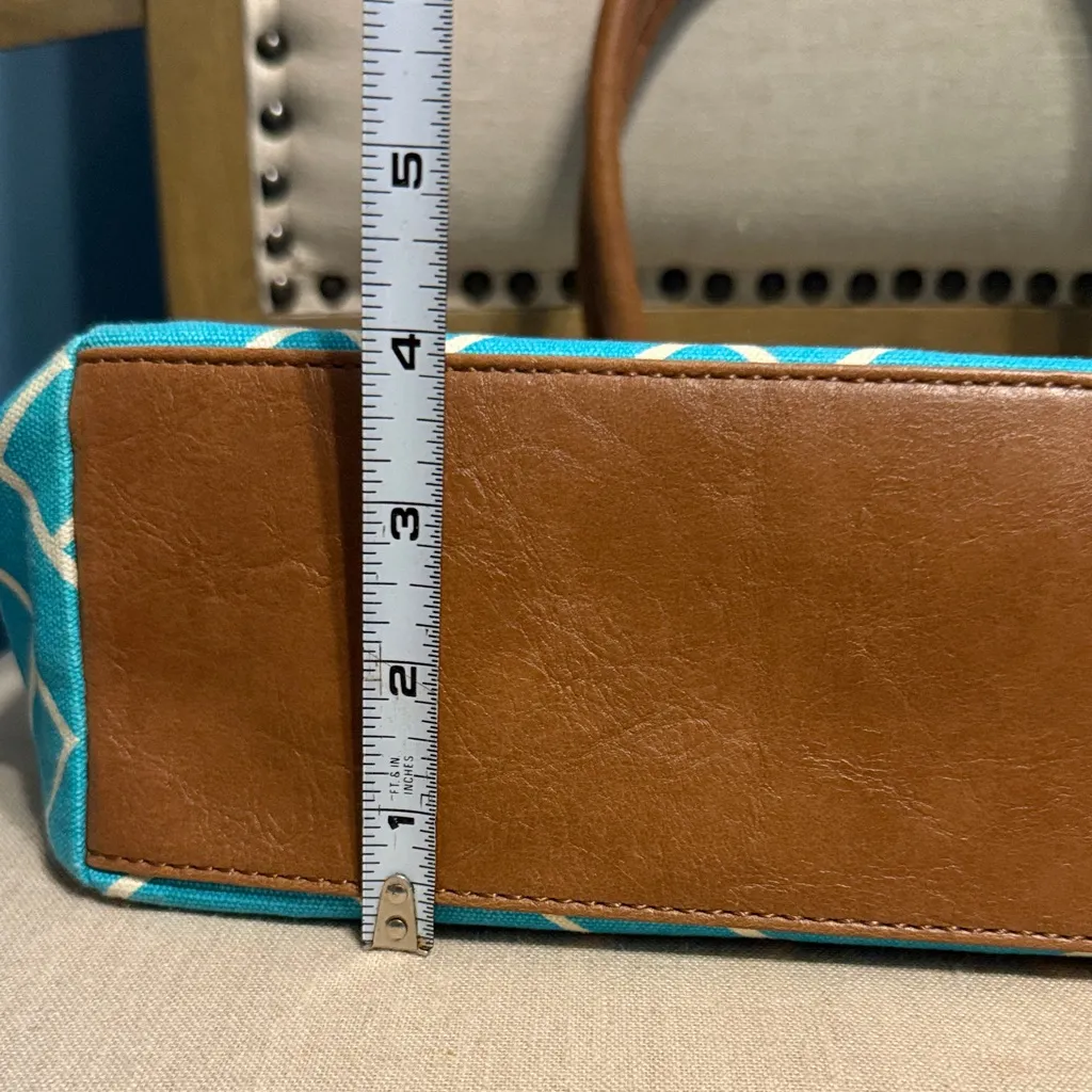 Tommy Hilfiger Blue and Brown Tote Bag - Image 12