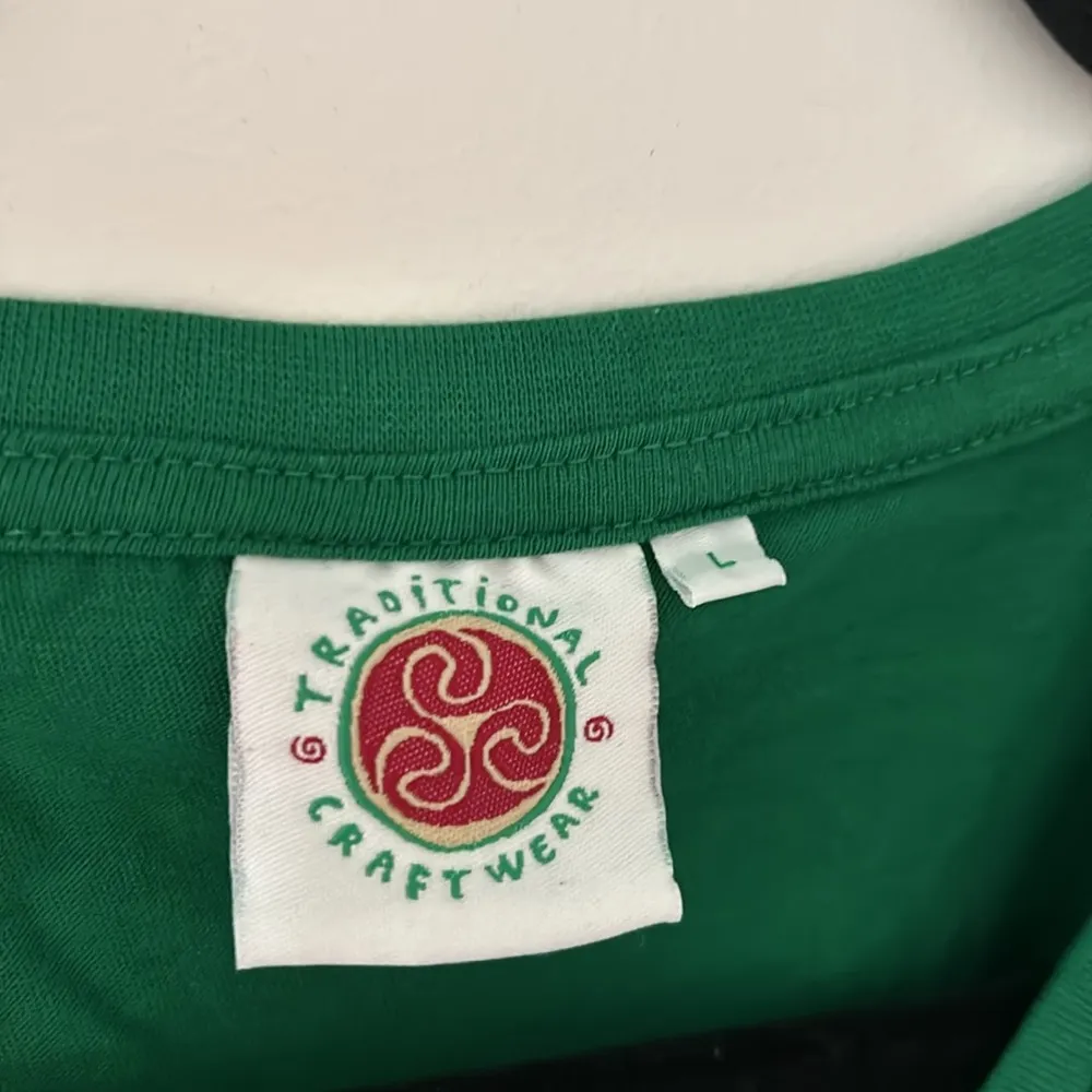 Ireland V Neck Tshirt, Large, NWOT - Image 3