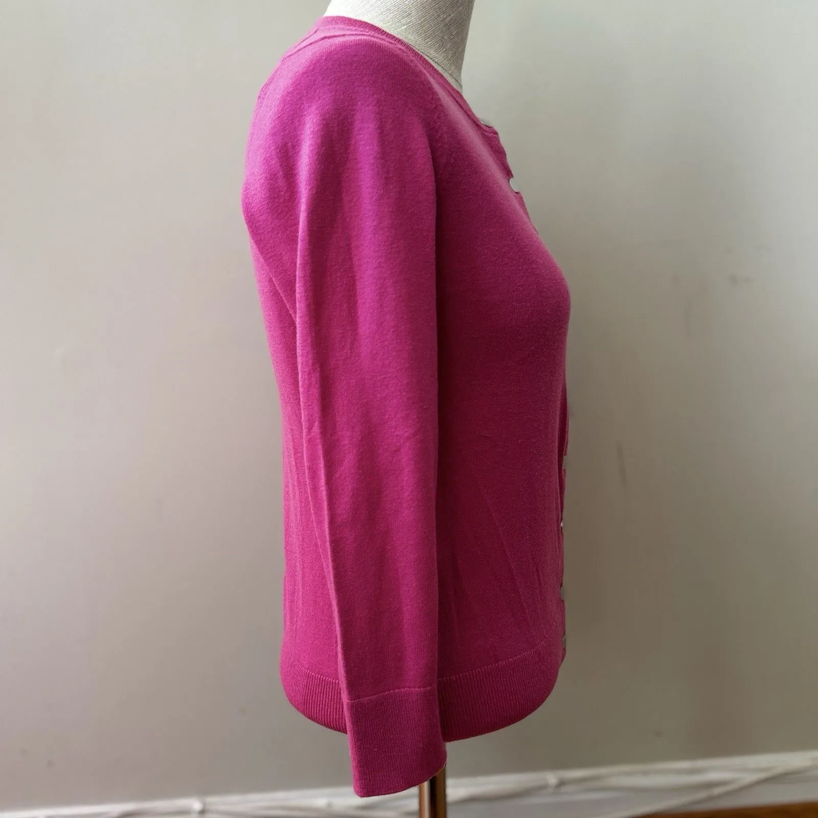Banana Republic Women's Silk Blend Button Down Long Sleeve Pink Cardigan Size XS - Image 4