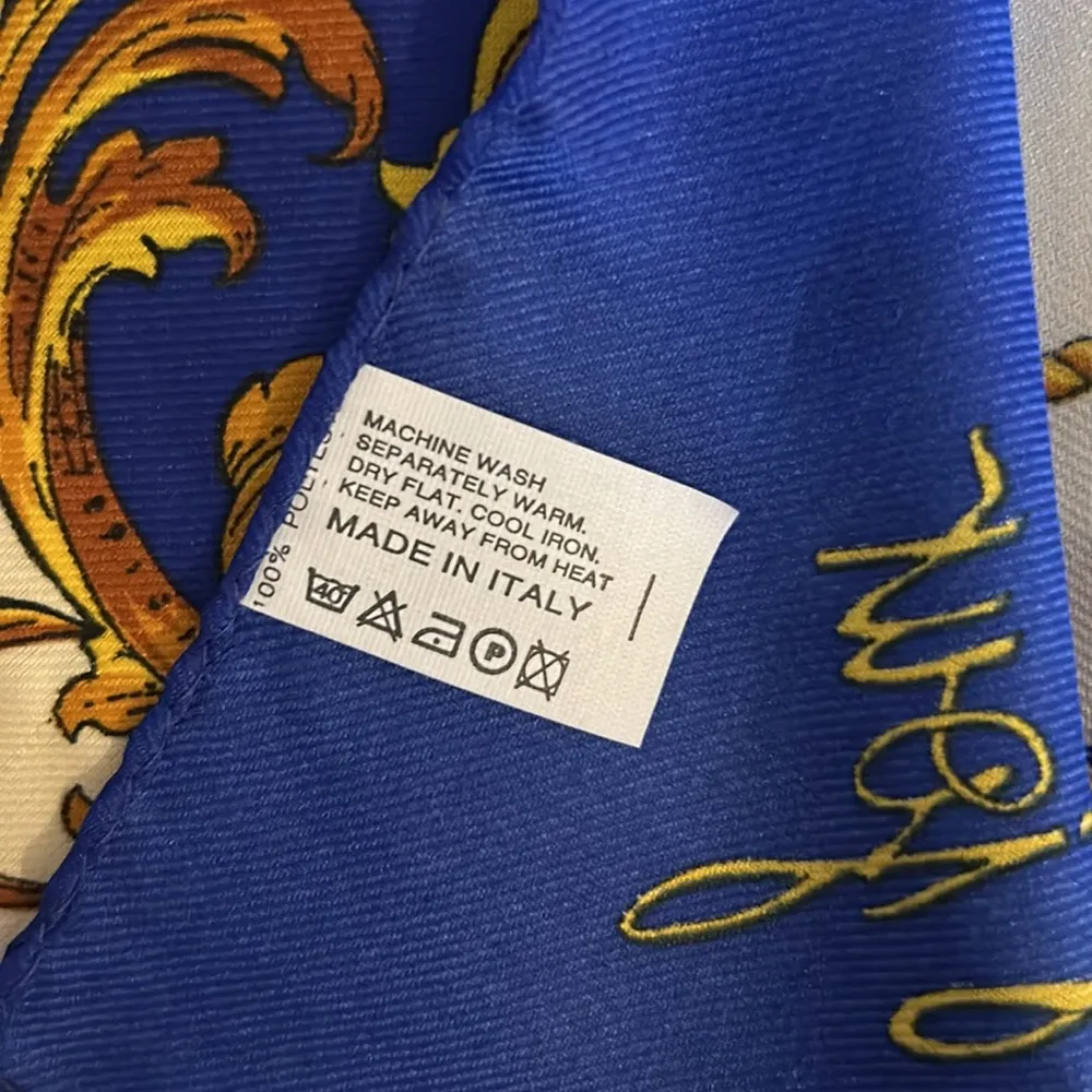 8E Jour Yves Rocher Italian Scarf Vintage Perfume Bottle Vintage Blue - Image 4