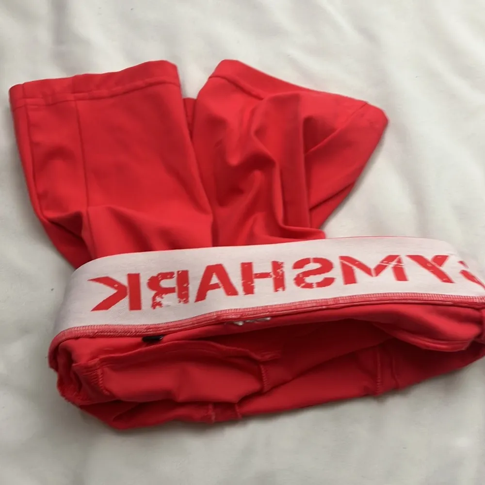 Gymshark electric hot pink biker shorts woman’s size small - Image 6