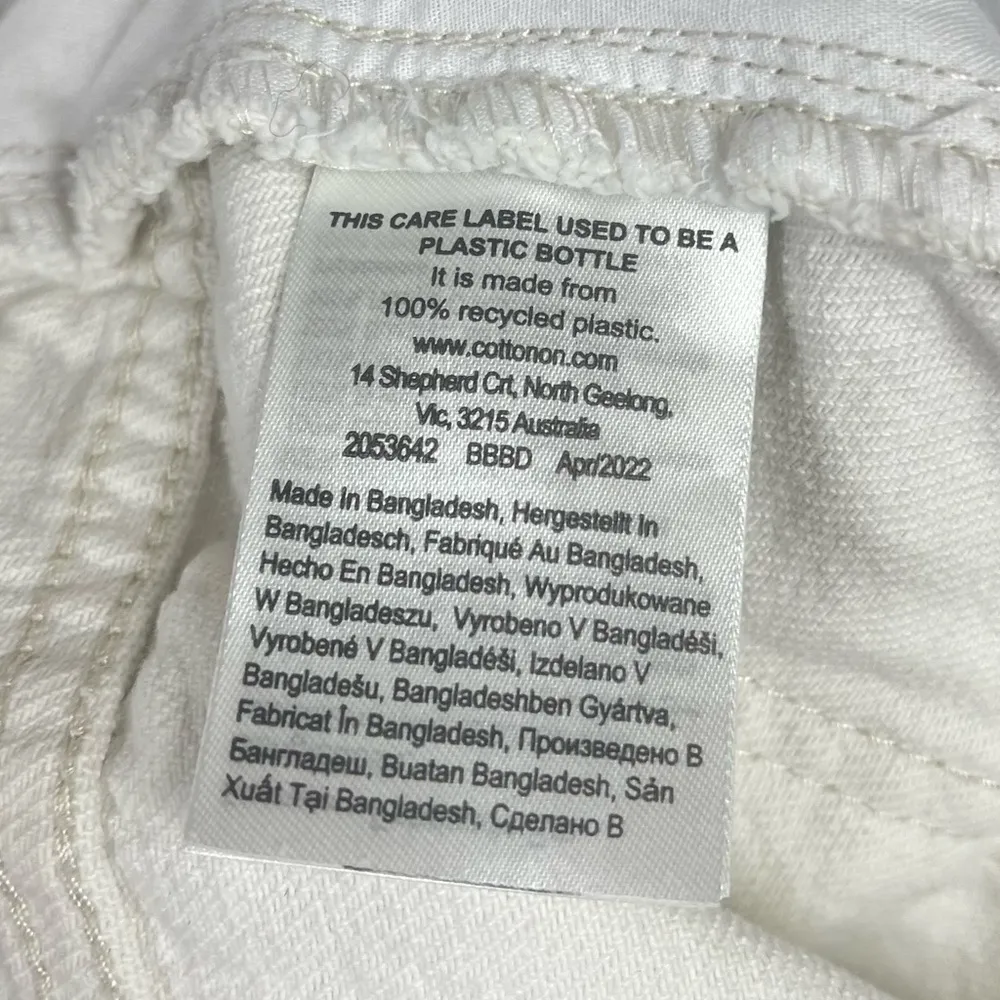 Cotton-On Size 8 Carpenter Cargo Raw Hem Distressed White Denim Jean Shorts - Image 8