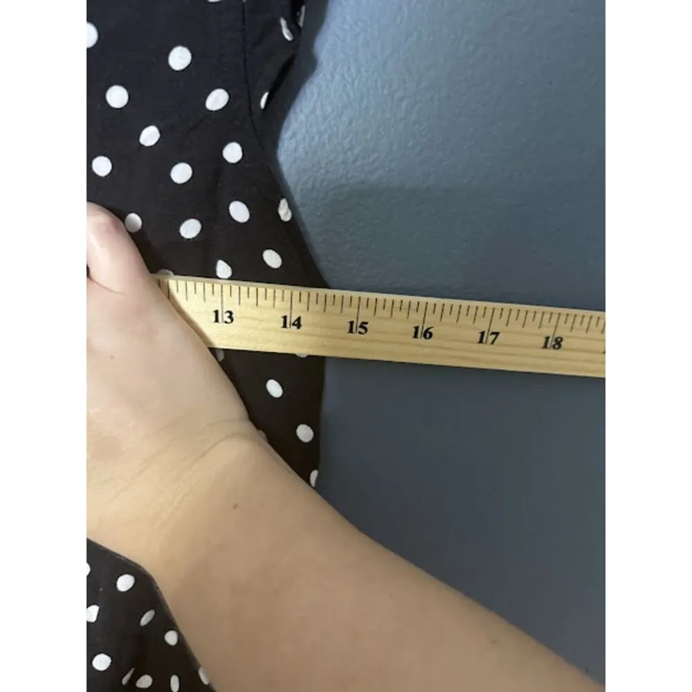 Vertiche Fitted Button Down Women's Top (S/M) Capped Sleeve Polka Dot Preppy Black Size M - Image 9