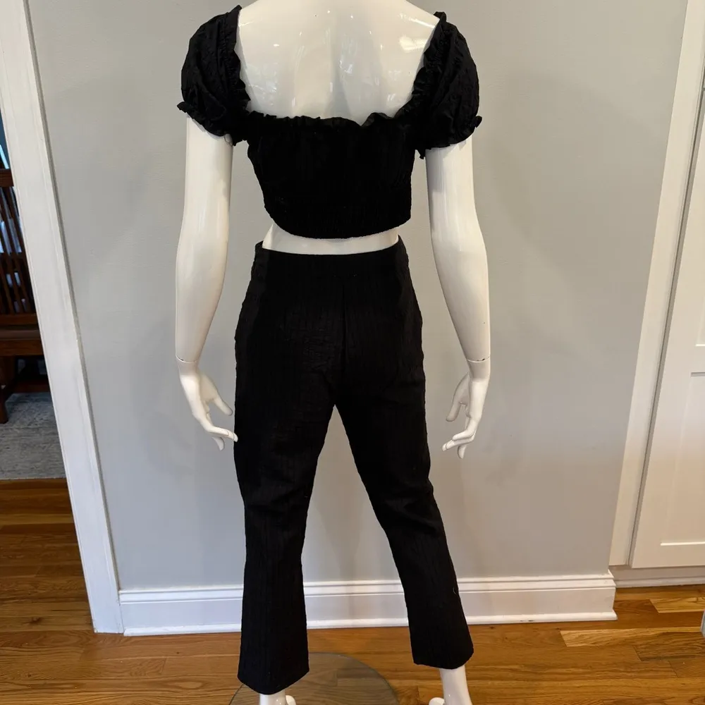 LE LIS Black Cropped Top Pants Set - Image 7