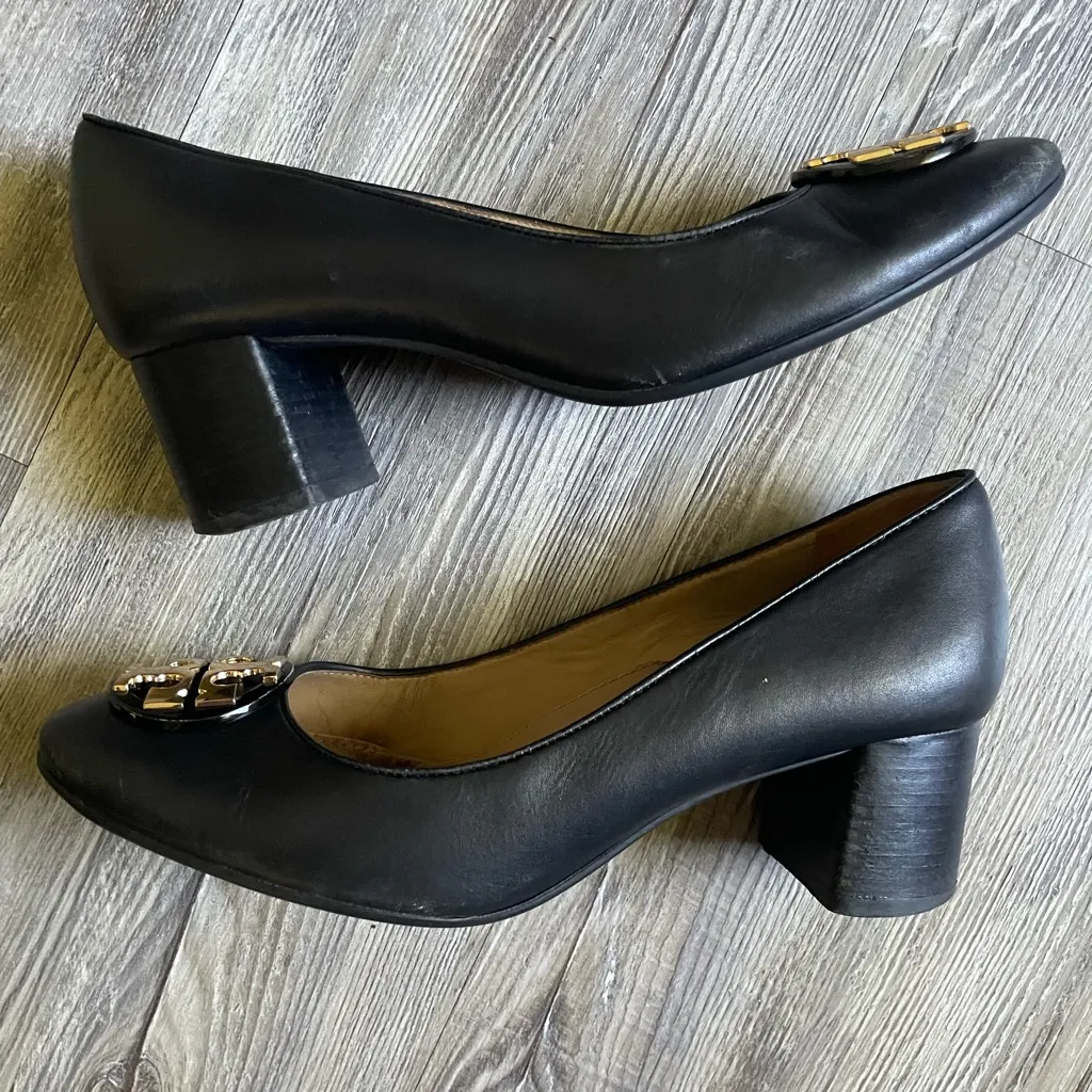 Tory Burch Black Leather Flats with Gold Logo - Image 4