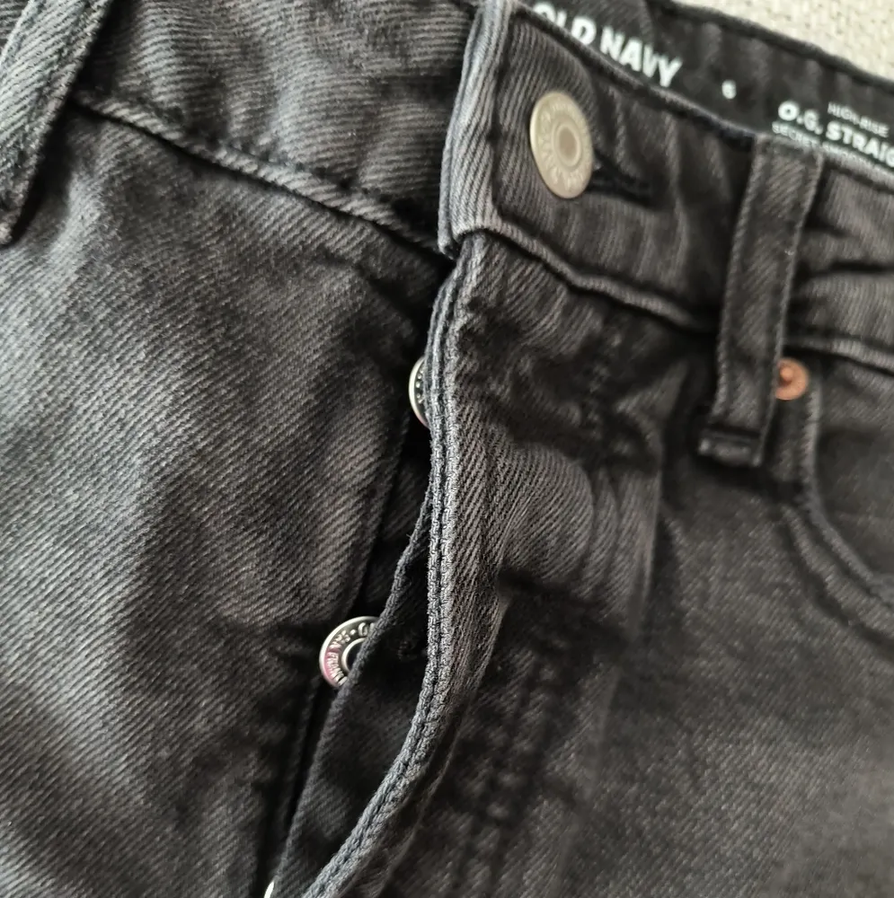 Old Navy Black OG Straight High Rise Denim Raw Hem Jean Shorts Size 6 - Image 4