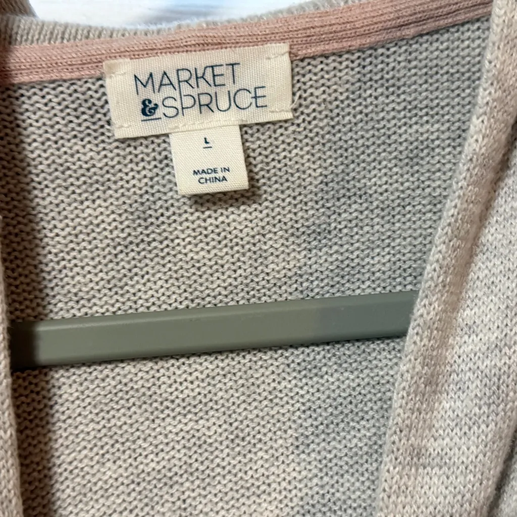 Market & Spruce Light Gray Hoodie with Pink Accents Size Large - Image 3