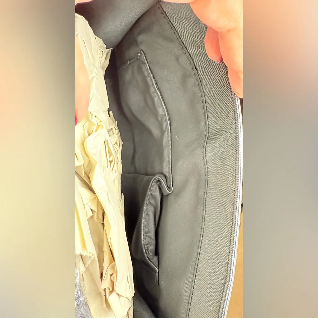 Trina Turk  Elegant Black Shoulder Bag - Image 8