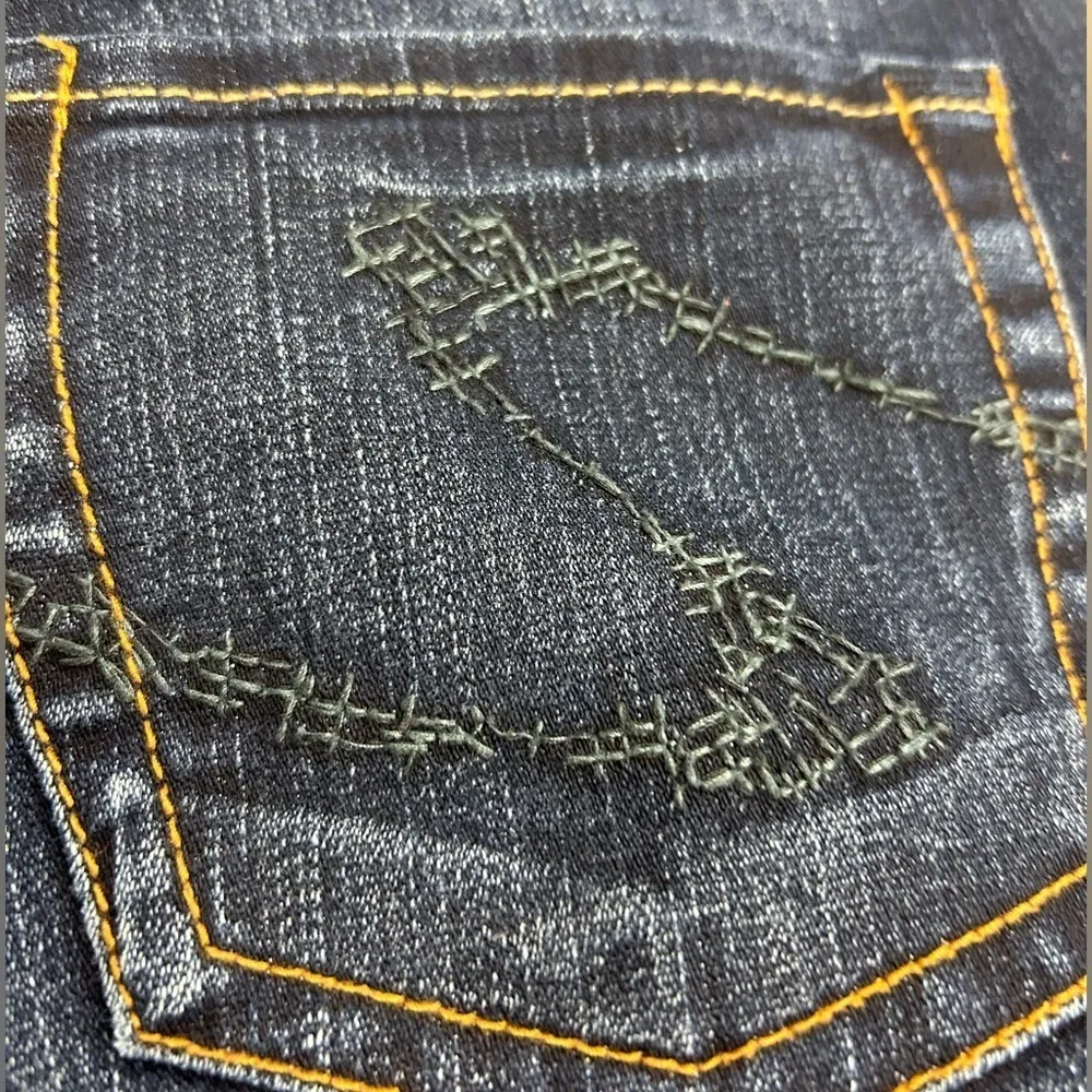 Silver Jean Suki - Size 27 - Dark wash - EUC - Image 3