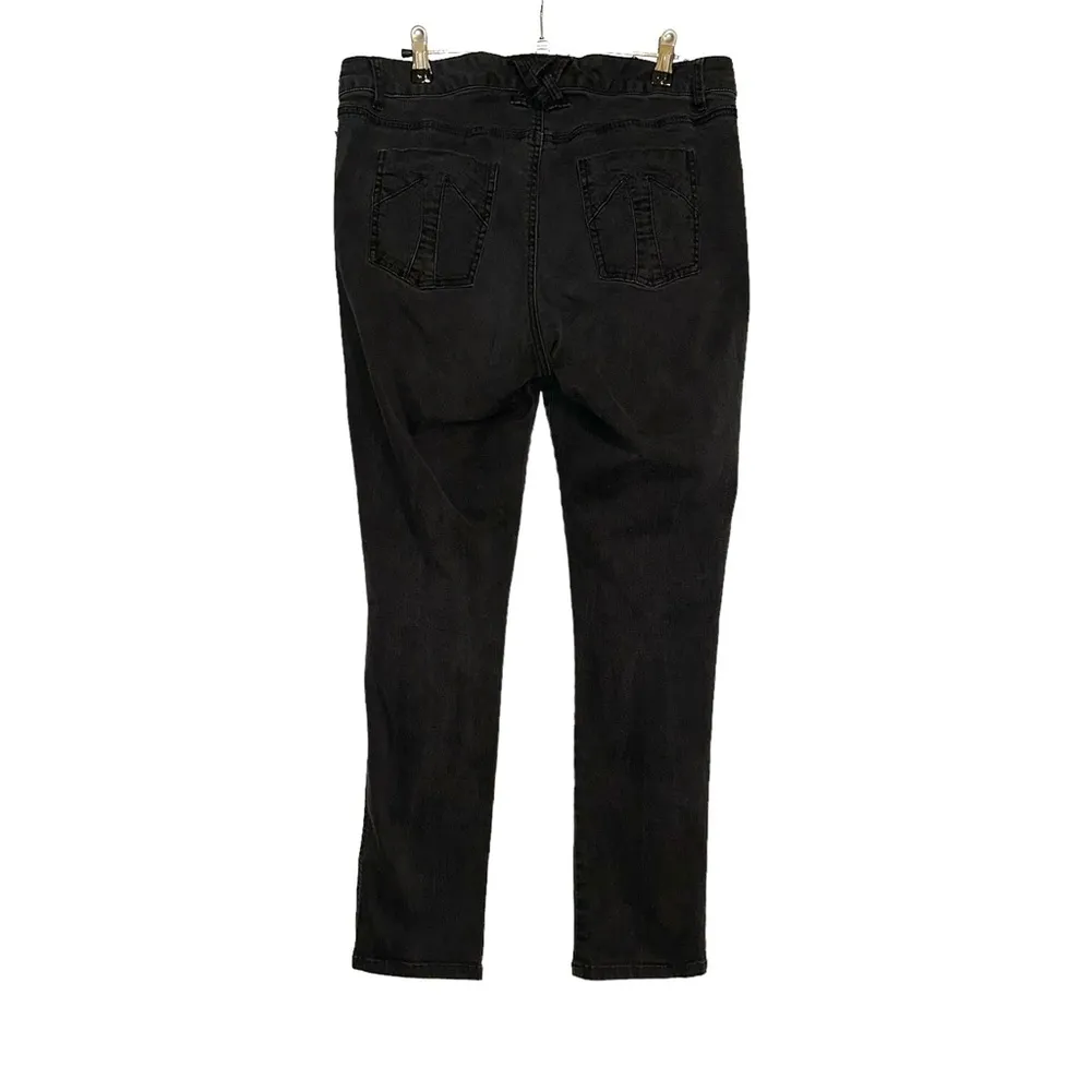 Tripp NYC Curved Black Acid Wash T-Back Jeans 14S - Image 4