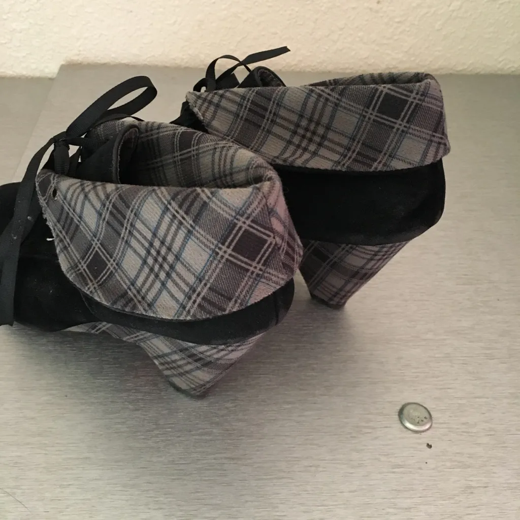 Plaid Suede Lace - Image 4