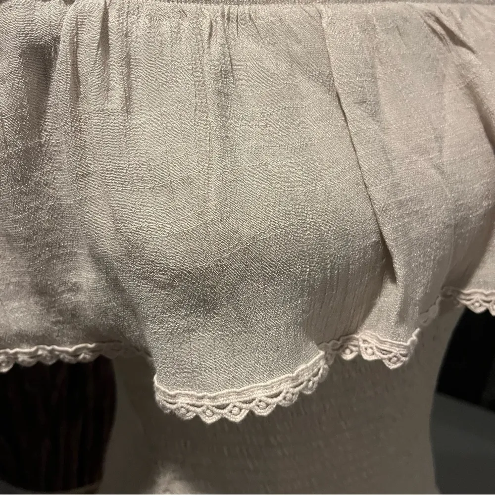 🌺BCX RUFFLE OFF THE SHOULDER SMOCKED TOP SIZE X-SMALL🌺 - Image 4