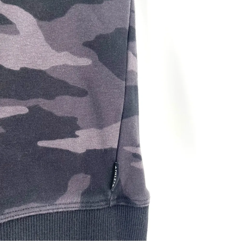 ATHLETA Triumph Camo Long Sleeve Crewneck Pullover Athletic Sweatshirt - Image 5