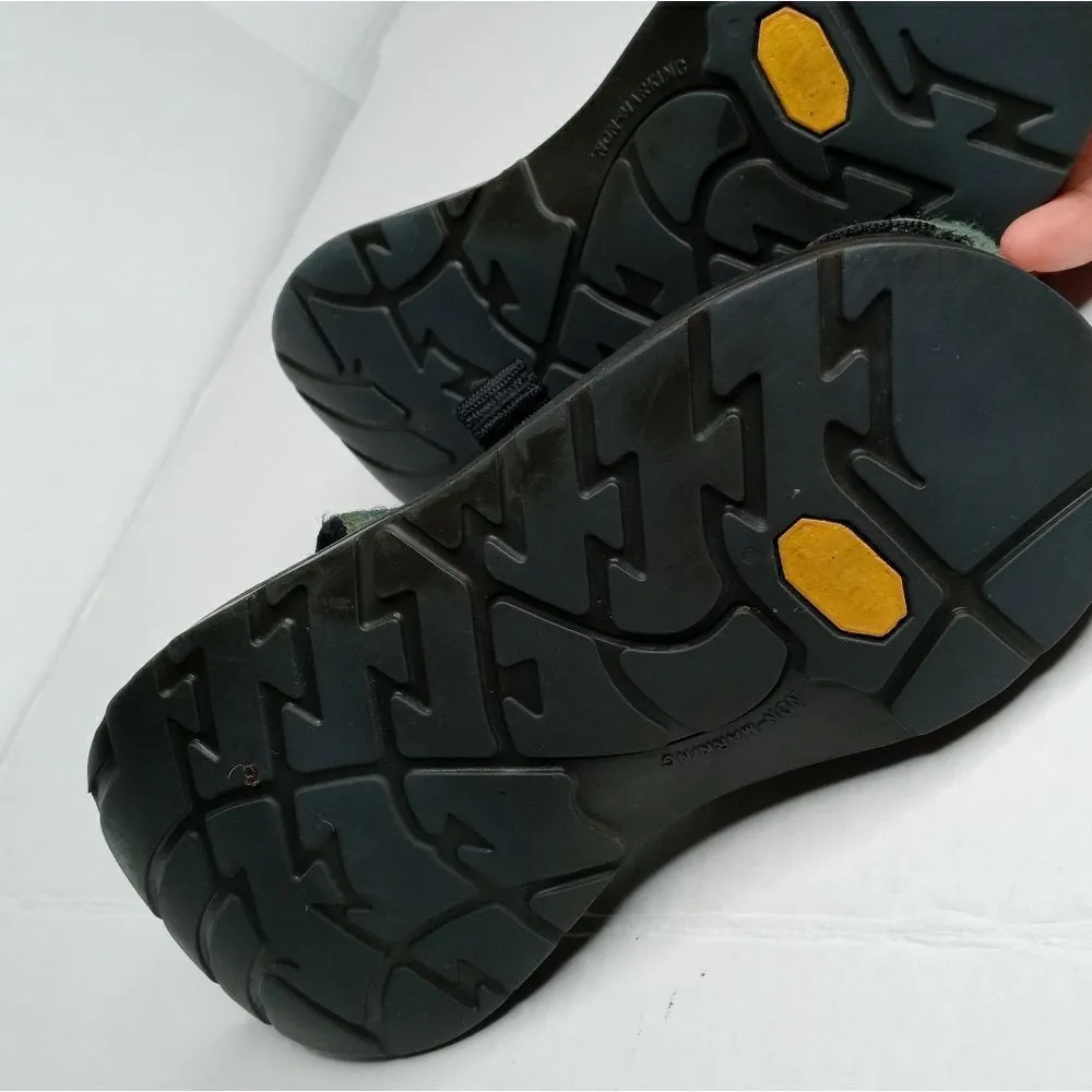 Chaco sandals woman's size 6 - Image 9