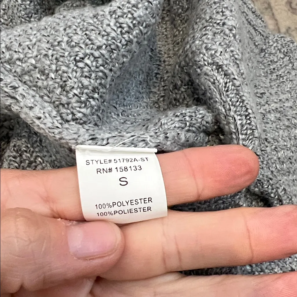 Pink Clover grey Nikole textured sweater size small. - Image 11