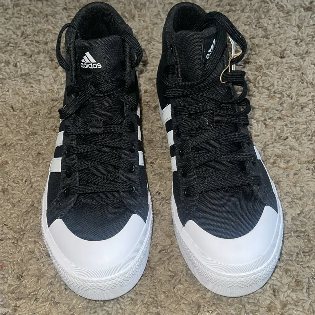 NWT Adidas BRAVADA 2.0 mid platform size 9 - Image 2