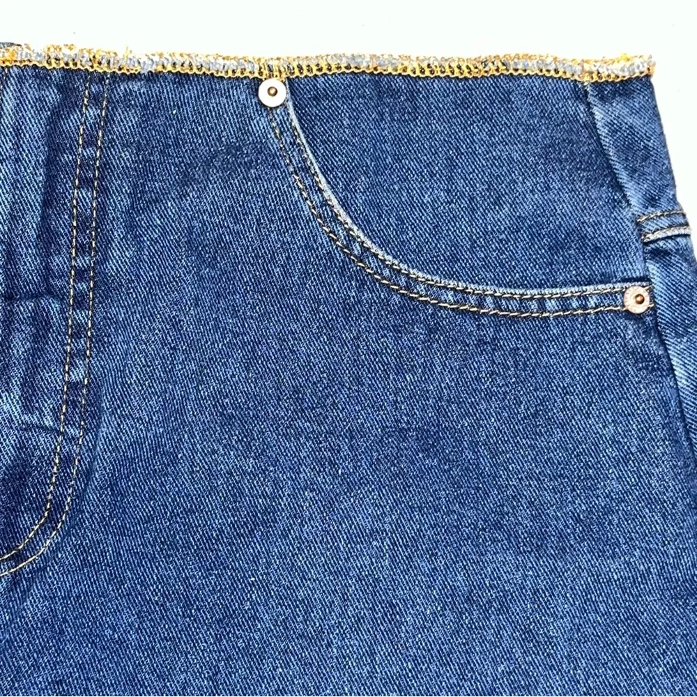 Vintage Bill Blass Y2K Dark Denim Skirt - Image 3