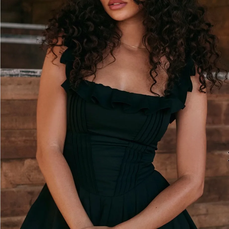 House of CB JEMIMA Black Pin Tuck Pleated Dress - Image 4