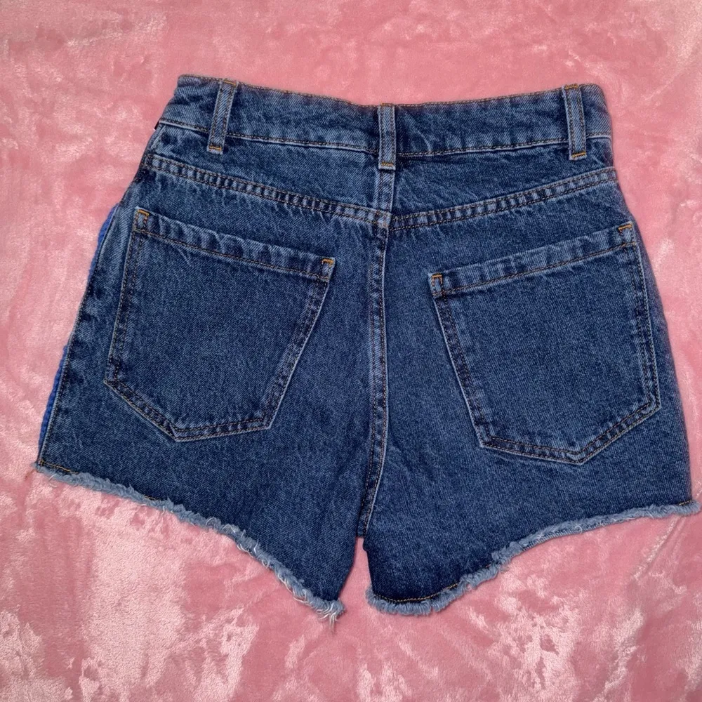 Farm Rio Ultra High-Rise Crochet Denim Shorts NWOT Size 26 - Image 3